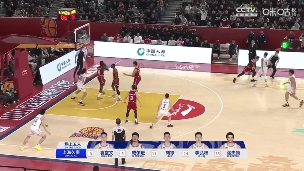 这就是NBA扣篮王的身体素质！迪亚洛正面强行大帽DJ-威尔逊